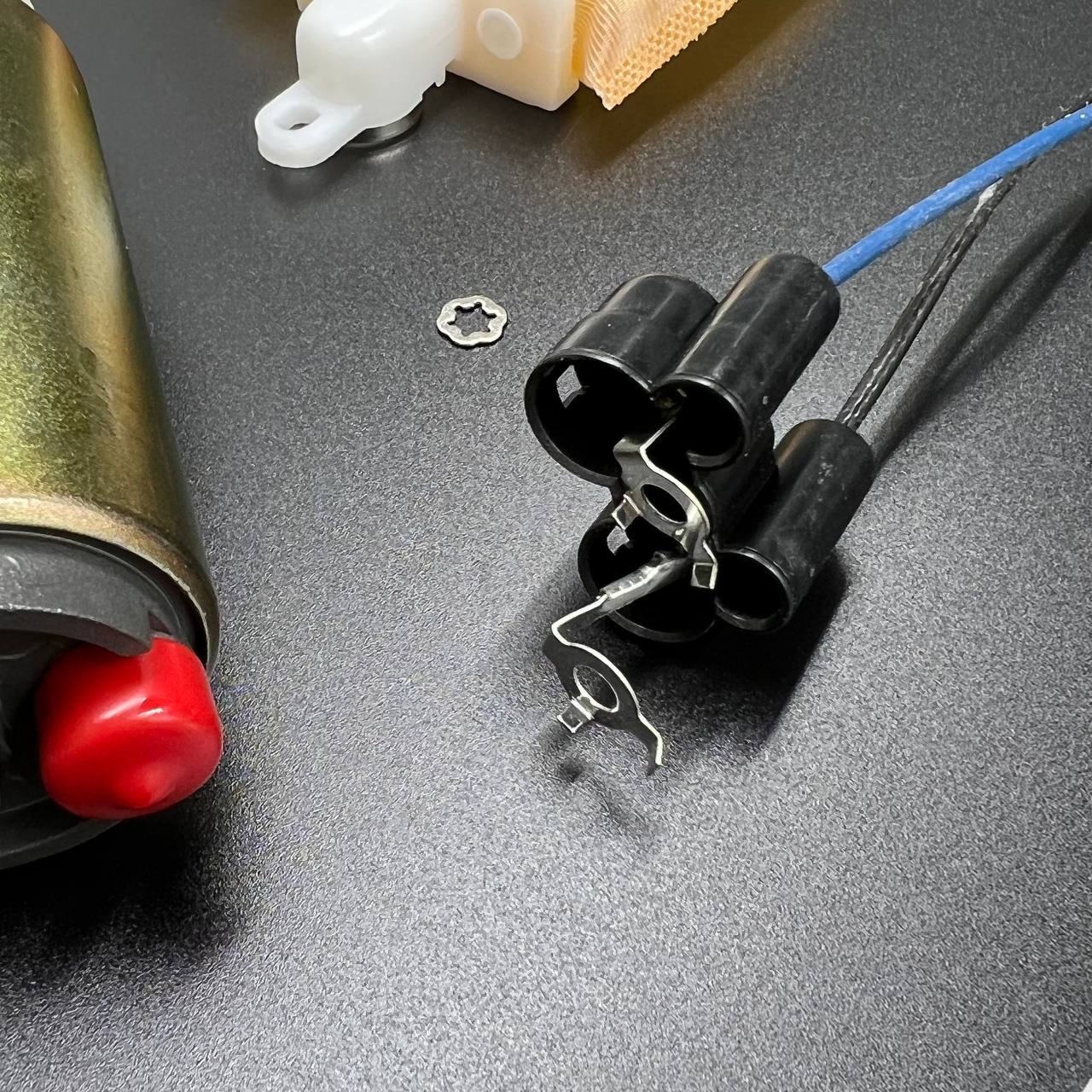 картинка Топливный насос Suzuki DF40-50/60-70 (PREMARINE)