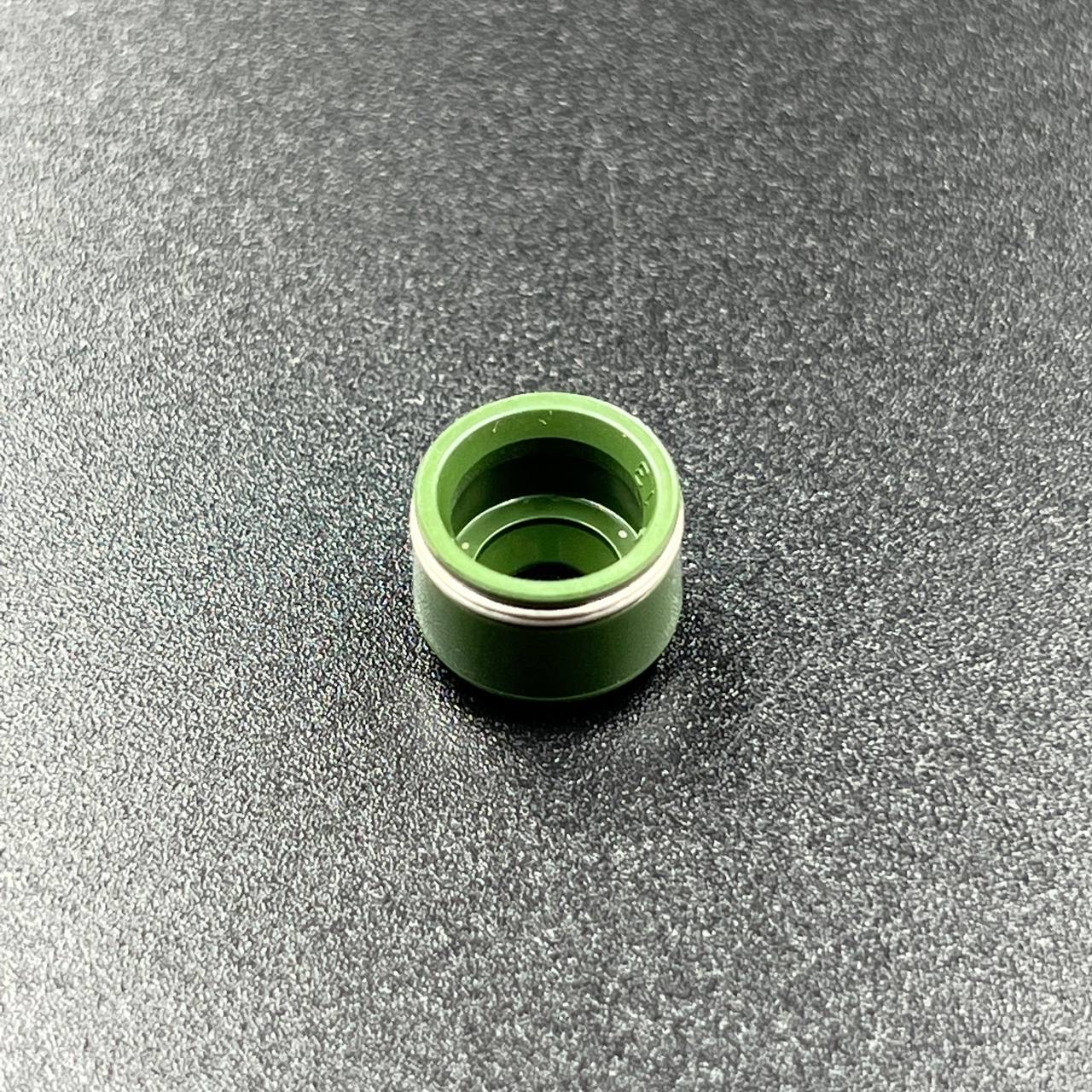 картинка Маслосъемный колпачок Yamaha F2-350 (6EE-E2119-00) (Впуск/Выпуск) (Yamaha)