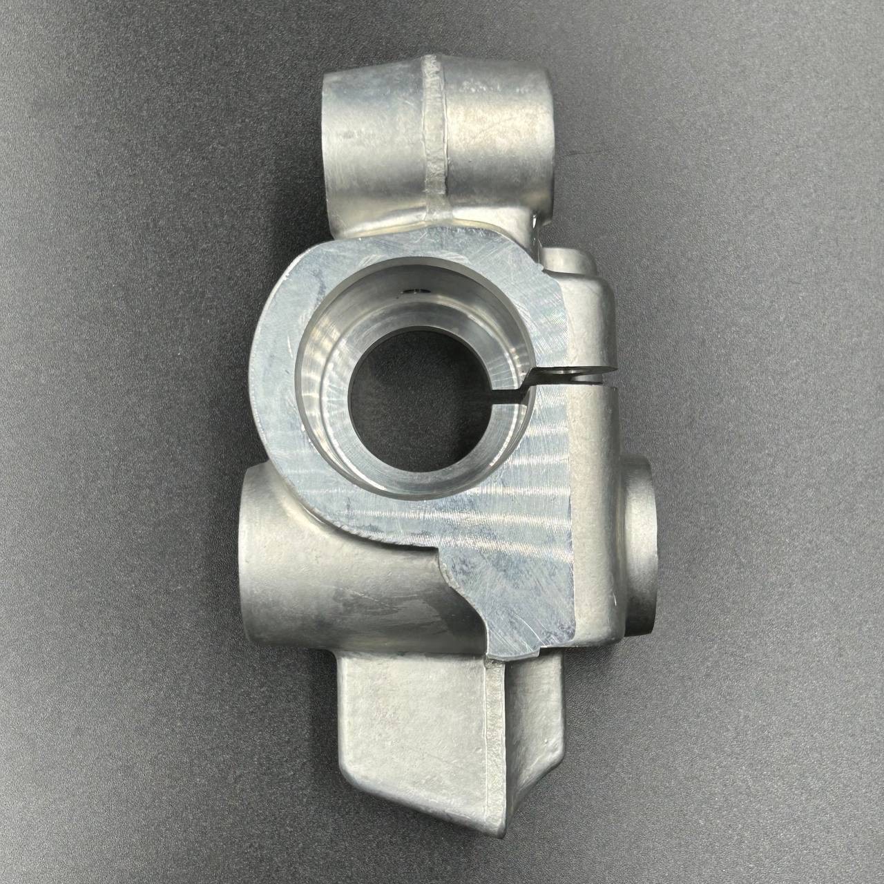 картинка Крепление лыжи правое Yamaha Vk540 (Yamaha)