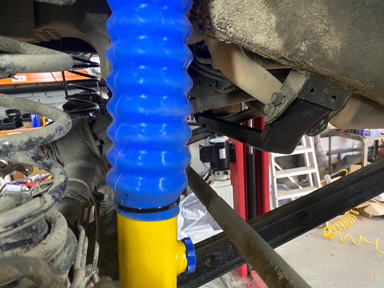 картинка Тюнинговая траверса для Suzuki Jimny