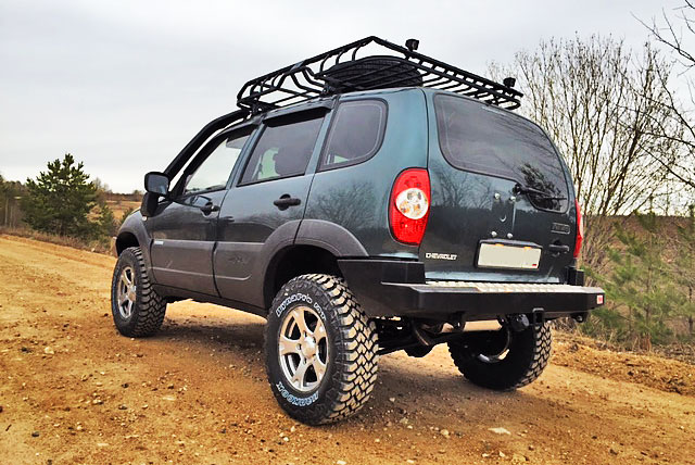 картинка Бампер задний РИФ ШЕВИ-НИВА с квадратом под фаркоп