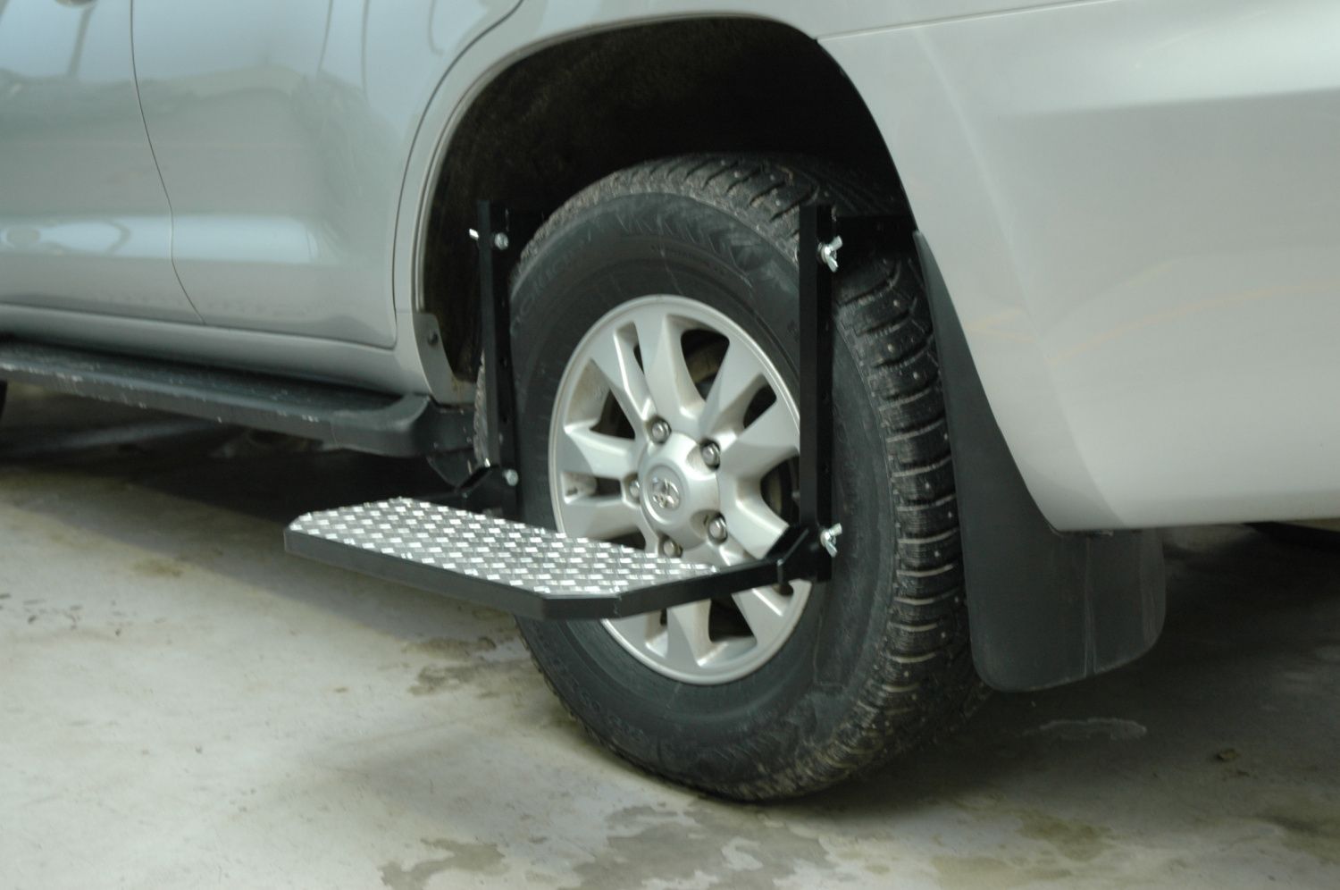 картинка Подножка на колесо