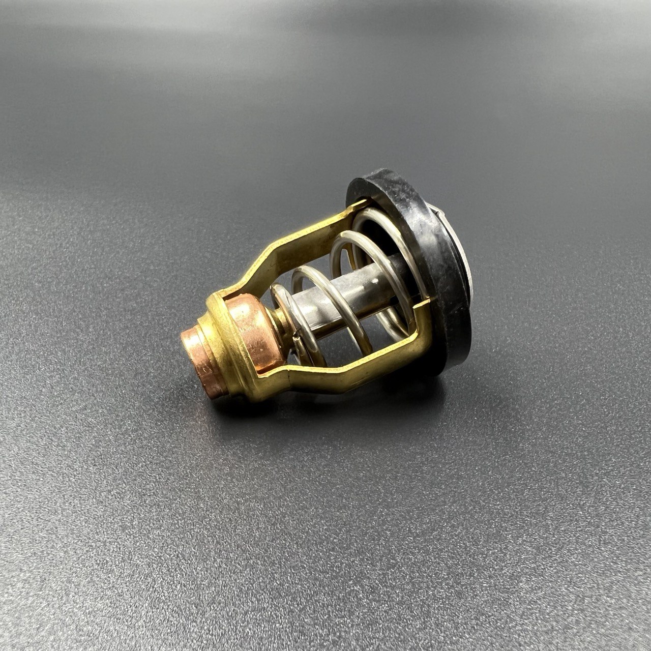 картинка Термостат Suzuki DF90-300, DF70-90 71℃ (KACAWA)