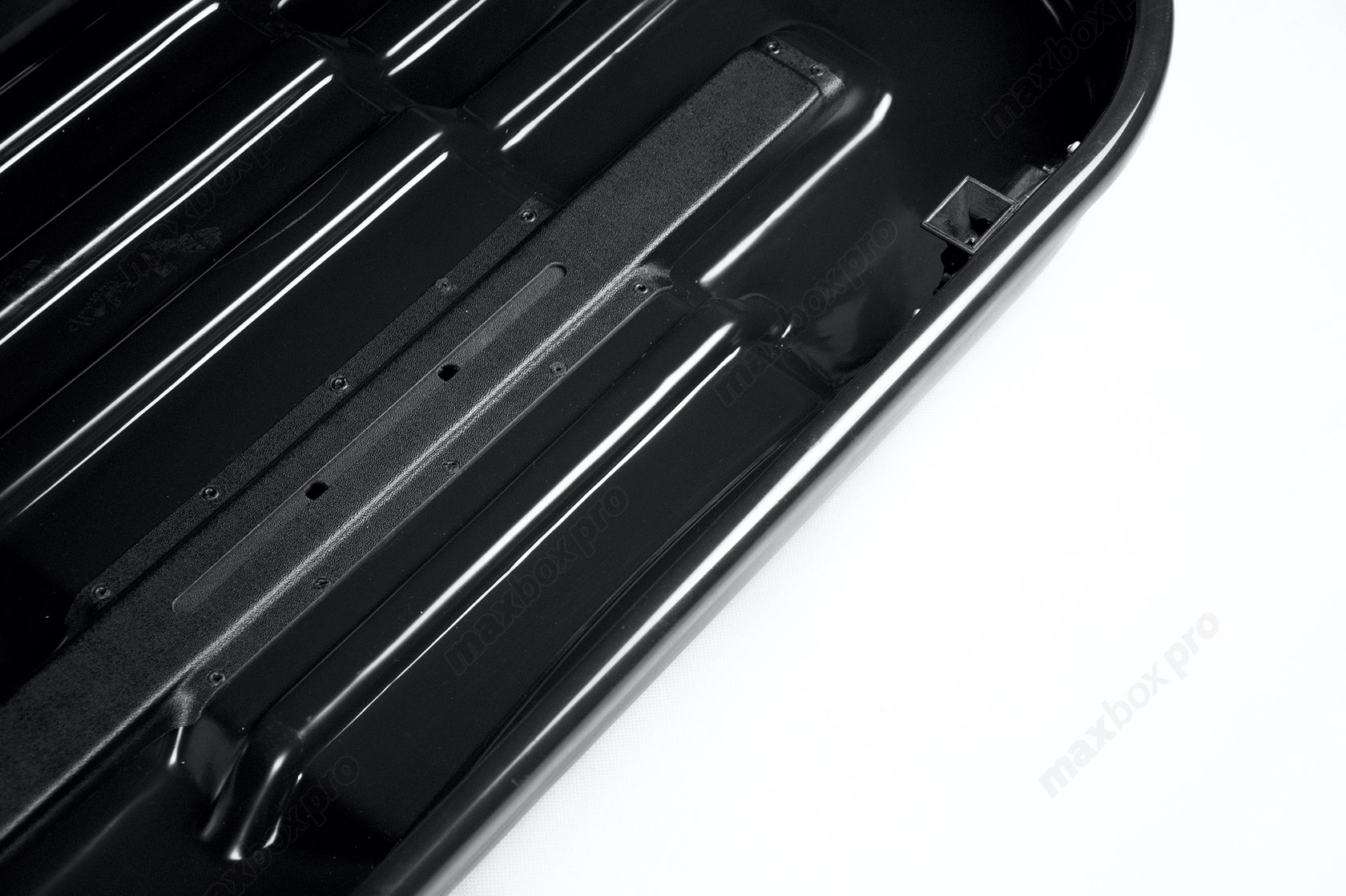 картинка Автобокс MaxBox PRO 460 (средний) карбон черный