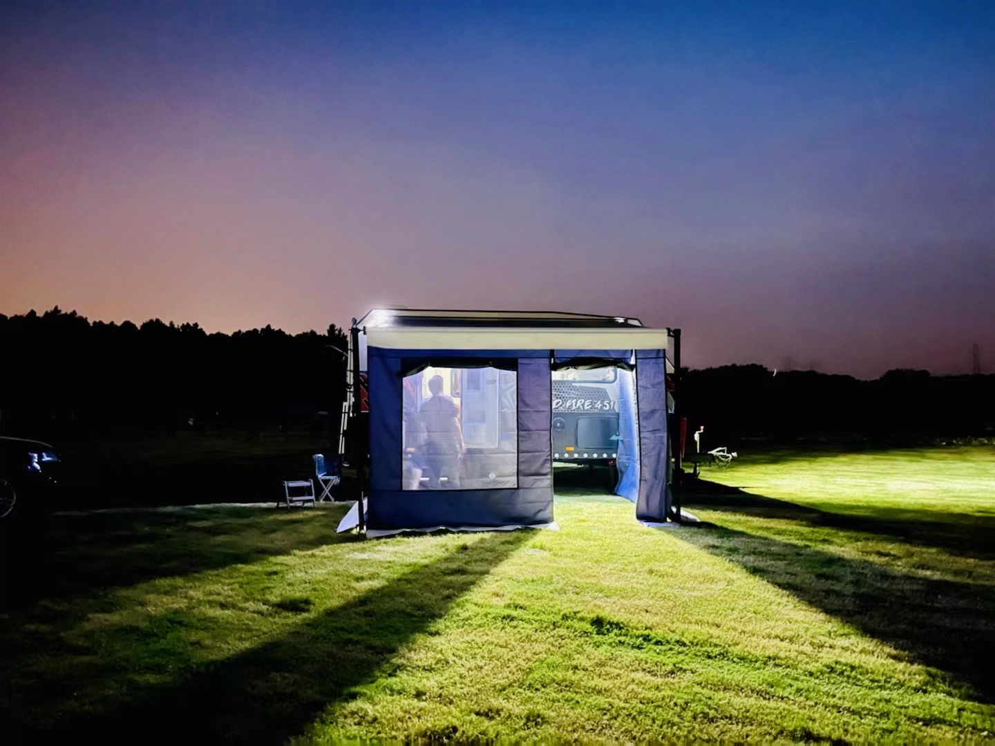 картинка Стенки к автомобильной маркизе серии RIF5533 2,5х2 м