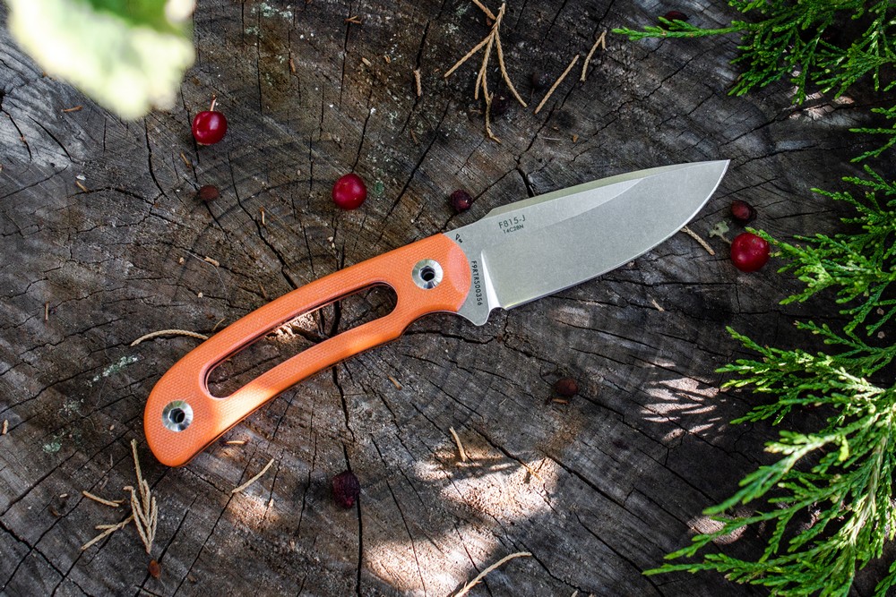 картинка Нож Ruike Hornet F815 черный