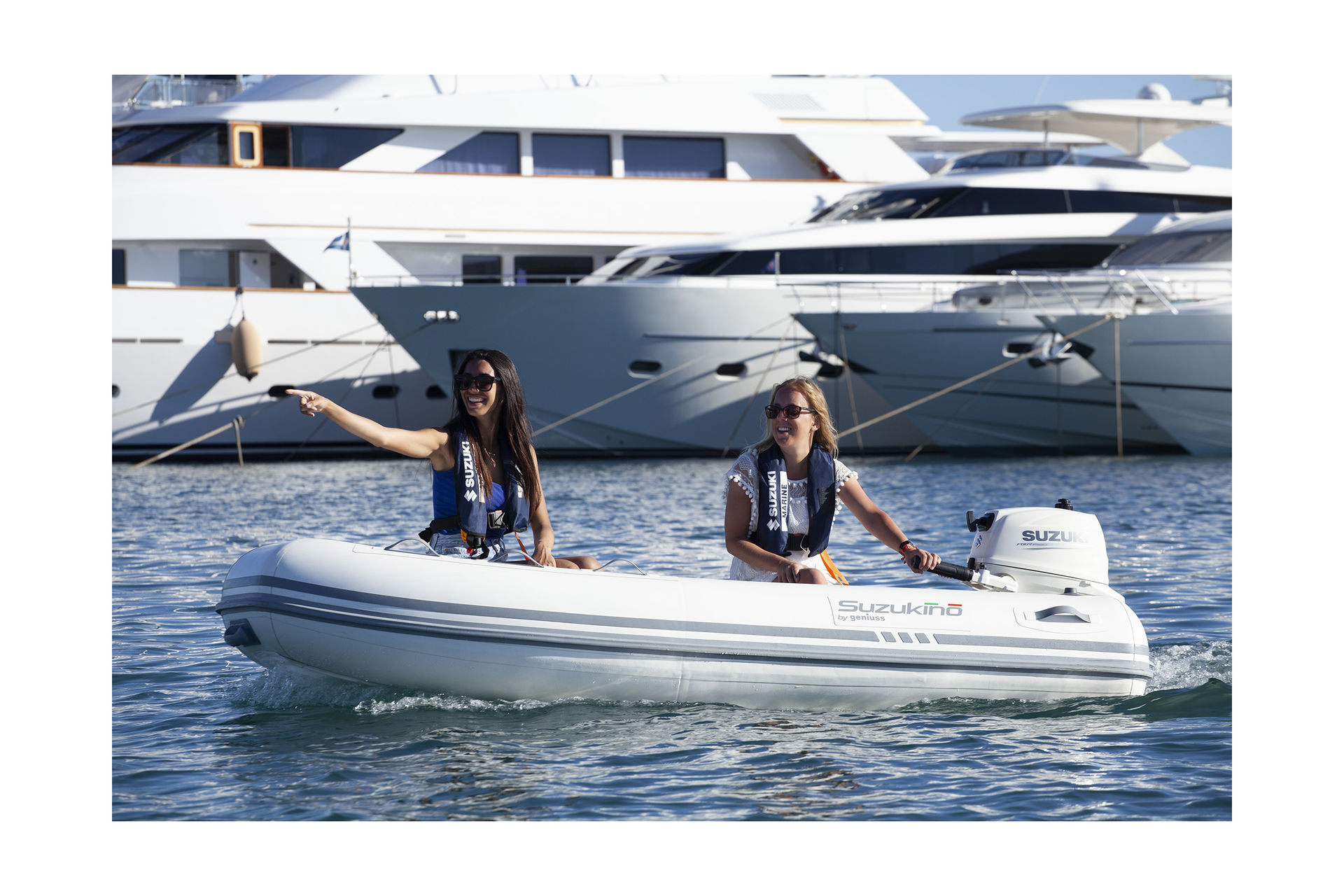 картинка Мотор лодочный Suzuki DF6AS, белый