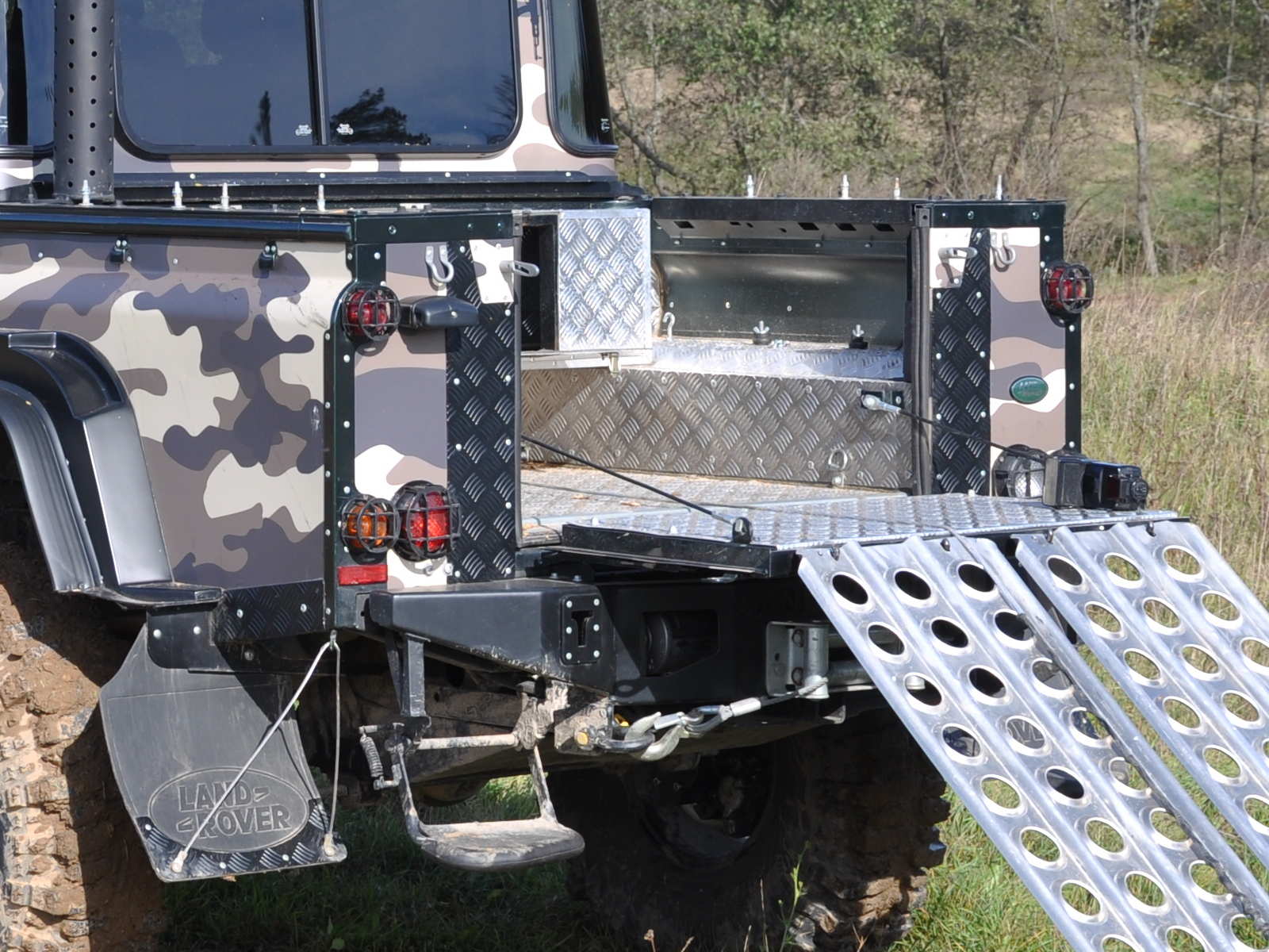 картинка Защита задней оптики KDT Defender 90/110