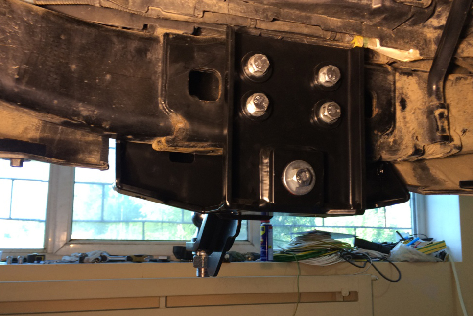 картинка Фаркоп Toyota Land Cruiser 200 в штатный задний бампер квадрат РИФ