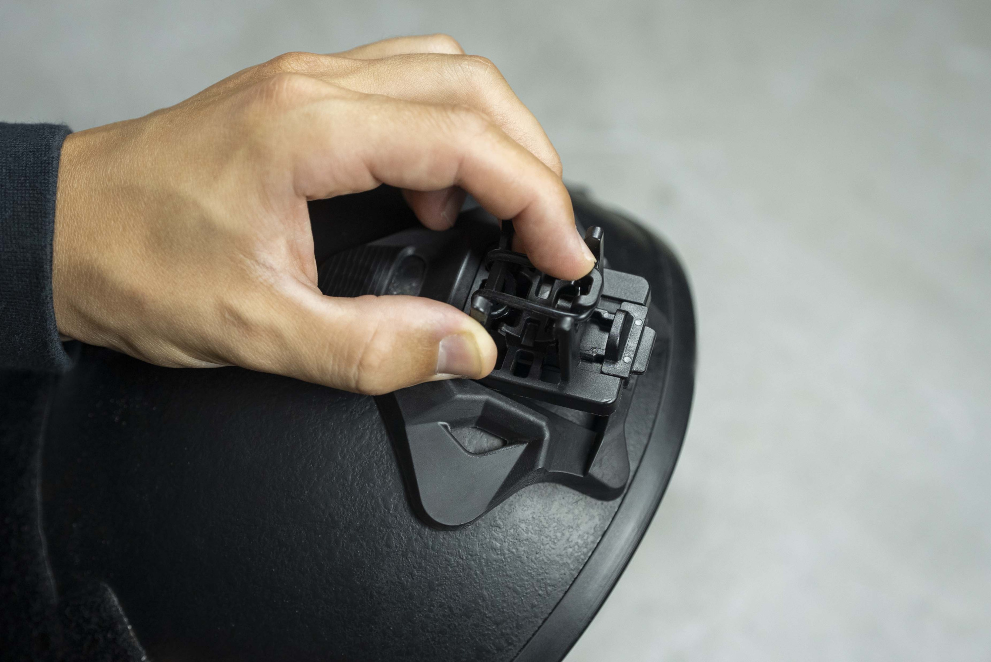 картинка Крепление на шлем Armytek Helmet Mount AHM-05